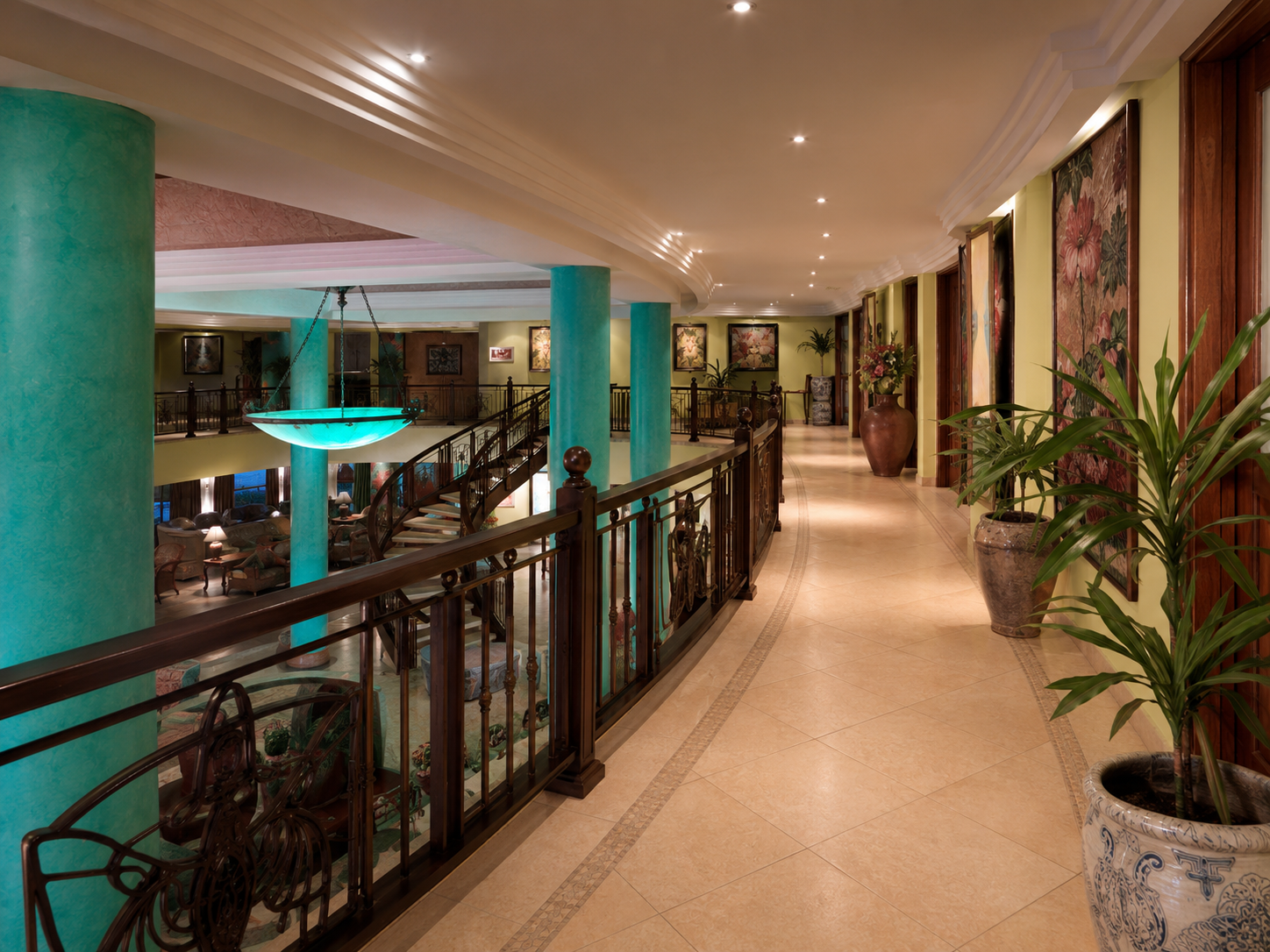 Área de buffet y cafetería del hotel